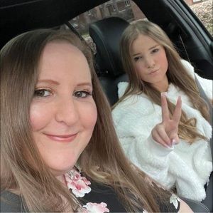 Meet your Posher, Kelly